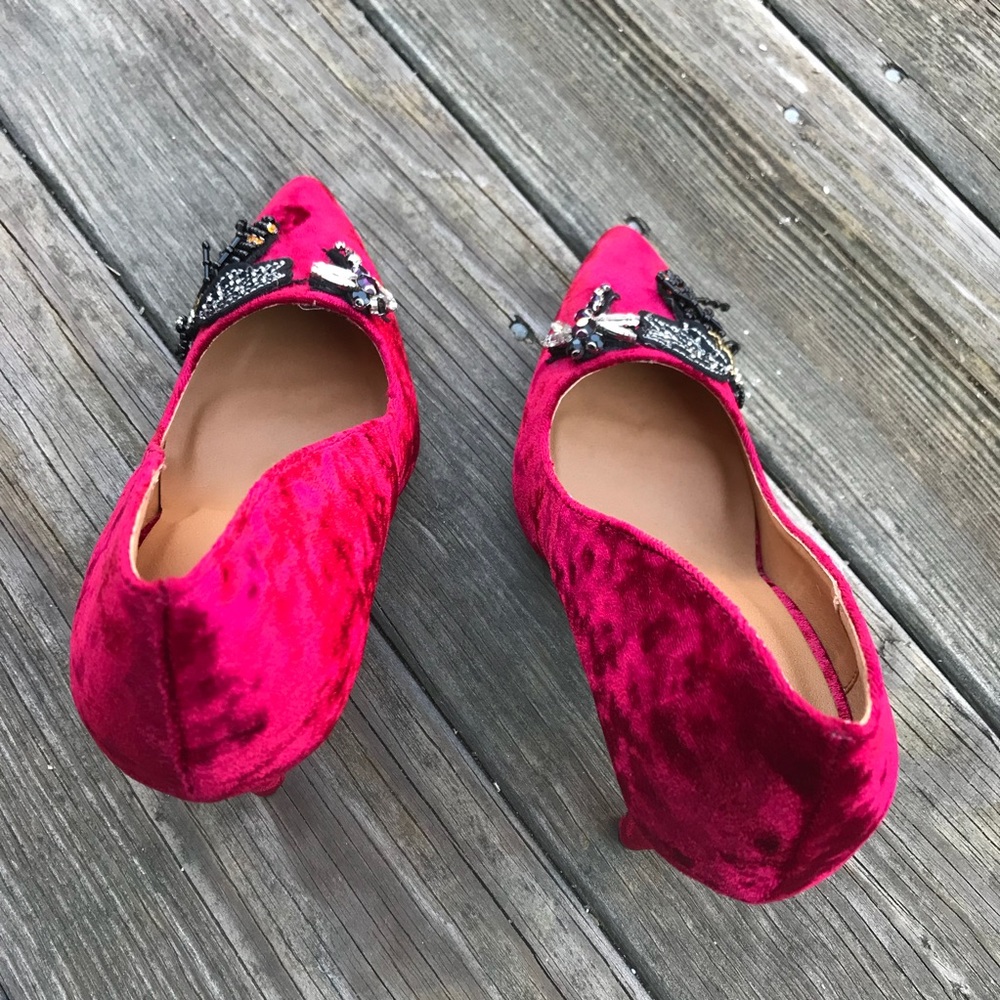 Red Crushed Velvet Pumps w/ Beaded Design - Picture 6 of 8